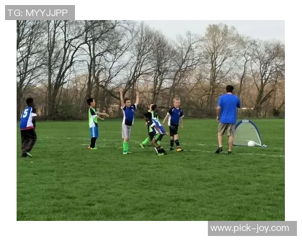 足球场小球星标识牌创意设计与应用探索